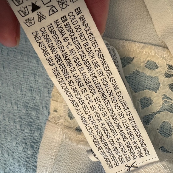 2/20 Forever 21 Off White Lace Panelled Top - Women’s Small - Picture 8 of 8